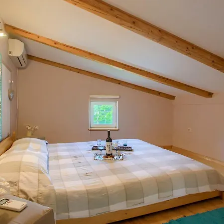 Дом отдыха Holiday House Bruno Шишан