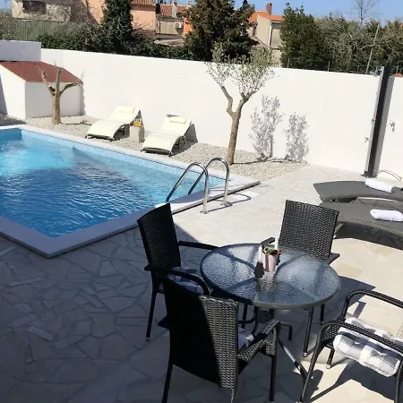 Holiday House Bruno Дом отдыха Шишан