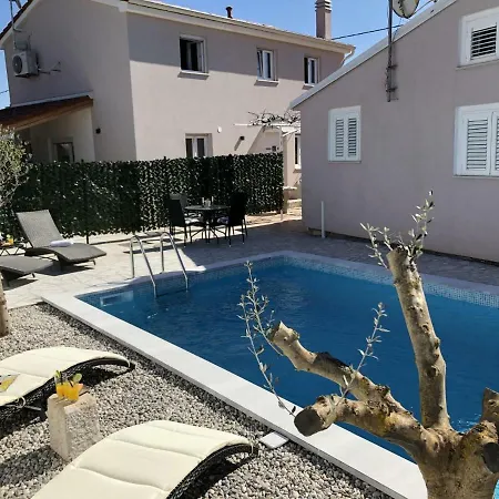 Nyaraló Holiday House Bruno Šišan